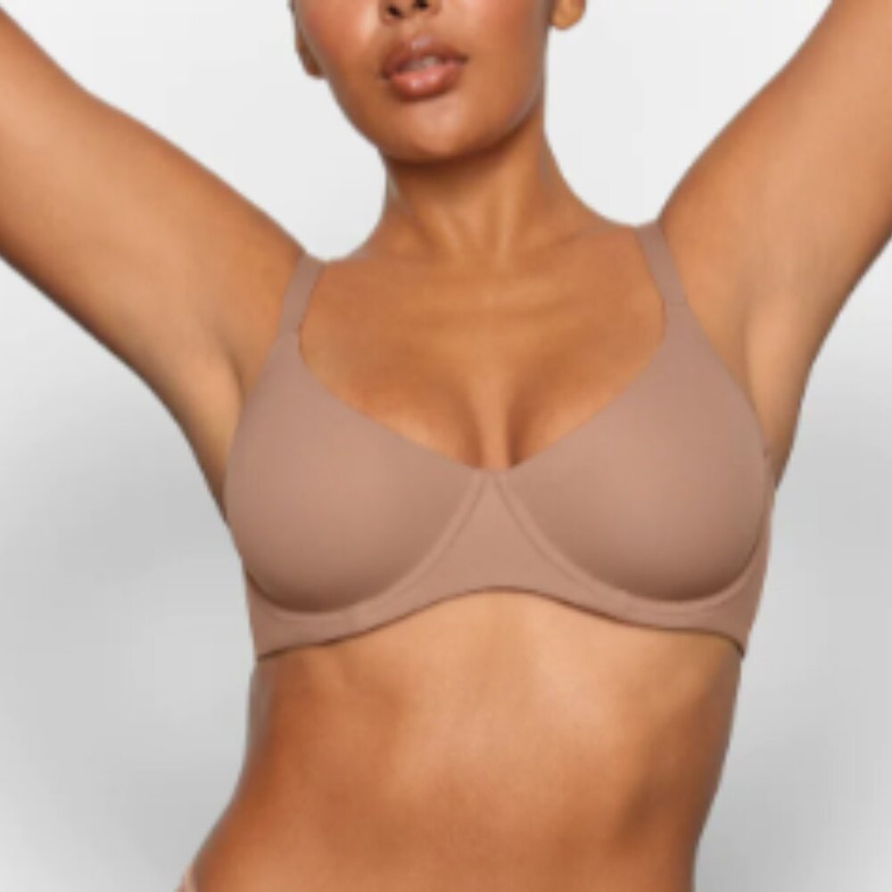 SKIMS Fits Everyone UNLINED DEMI BRA-NWT